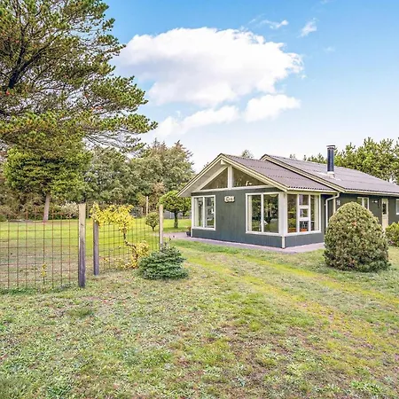 Feriehus Four-bedroom Holiday In *